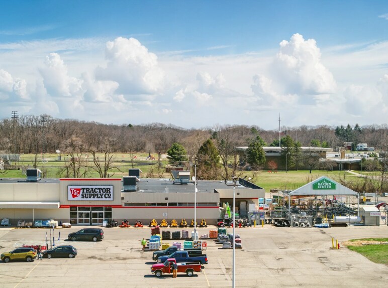 1450 N Eaton St, Albion, MI à vendre - Photo du bâtiment - Image 2 de 6