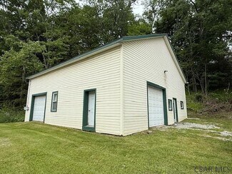 Plus de détails pour 2091 Forest Hills Dr, Windber, PA - Flex à vendre