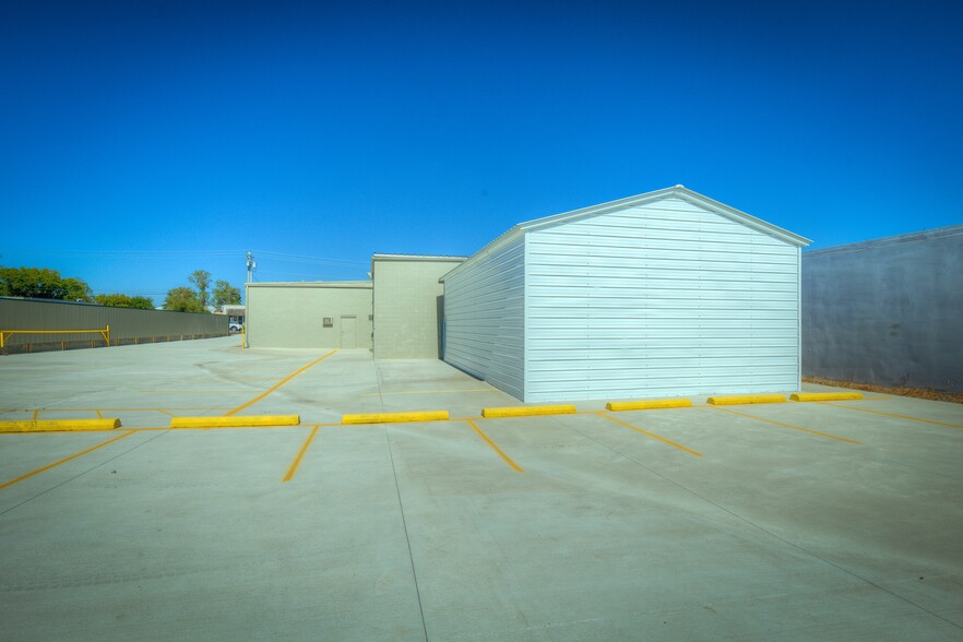 1109 E Memphis St, Broken Arrow, OK for lease - Building Photo - Image 3 of 49