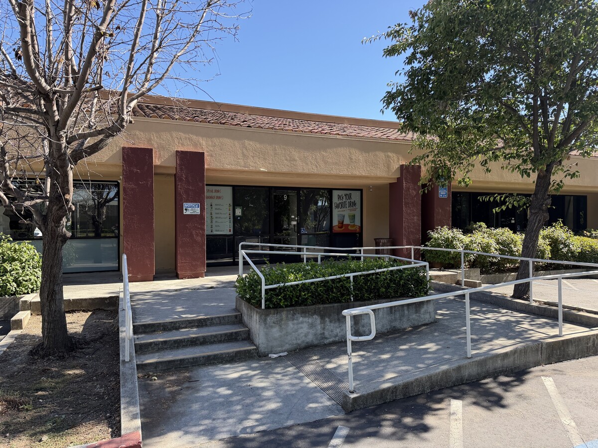 2092 Concourse Dr, San Jose, CA 95131 - Unité 9 - - Photo intérieure - Image 1 of 23