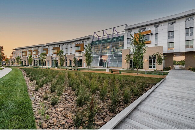 More details for 1401 NE John Deshields Blvd, Bentonville, AR - Retail for Lease