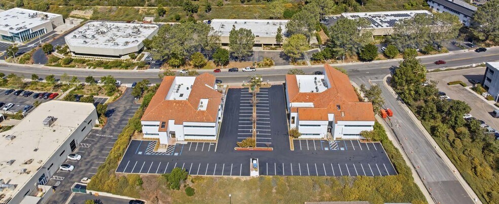 5665 Oberlin Dr, San Diego, CA à vendre - Photo du bâtiment - Image 3 de 5