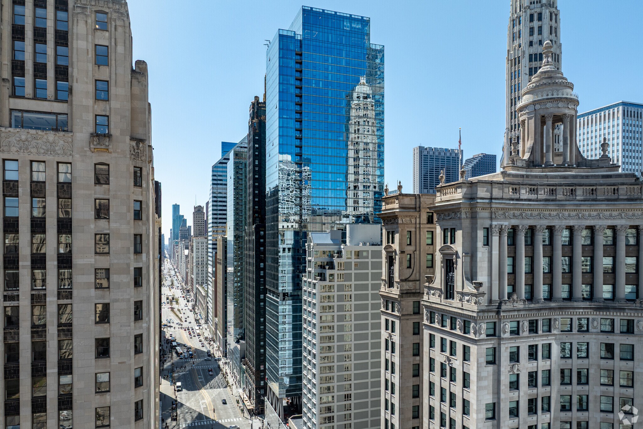 80 E Wacker Plz, Chicago, IL à louer Photo principale- Image 1 de 6
