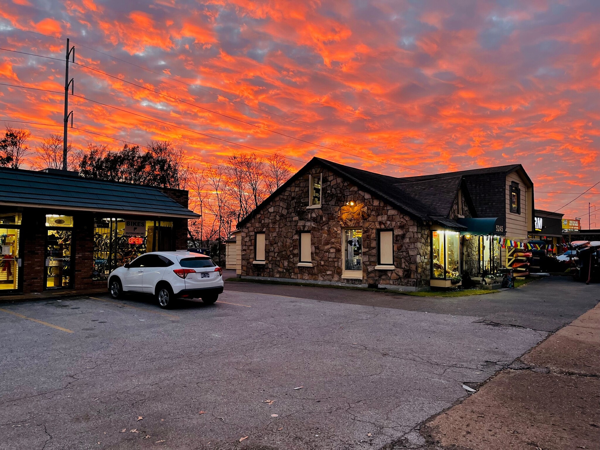 5251 Poplar Ave, Memphis, TN for sale Building Photo- Image 1 of 10