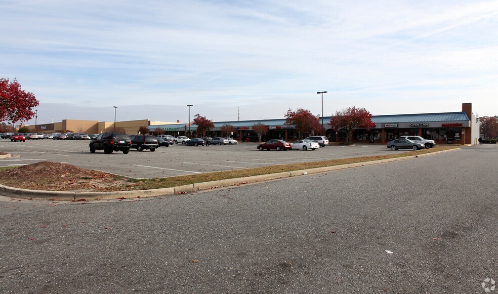 1002 N Spence Ave, Goldsboro, NC à louer - Photo du bâtiment - Image 2 de 2