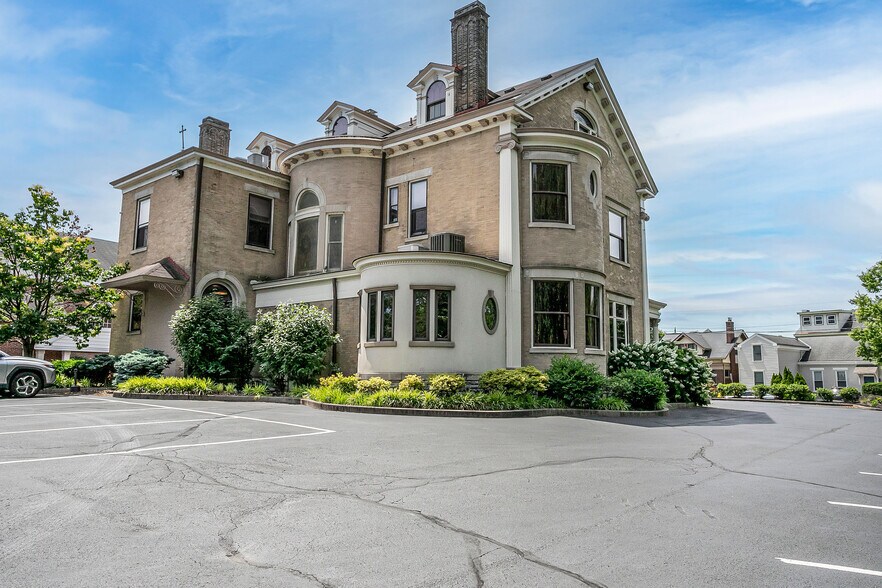401 Park Ave, Newport, KY à vendre - Photo du bâtiment - Image 2 de 25