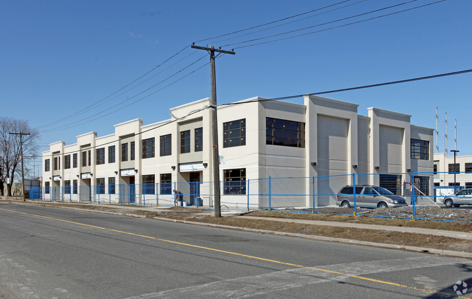 30 Bertrand Ave, Toronto, ON for lease - Building Photo - Image 3 of 8