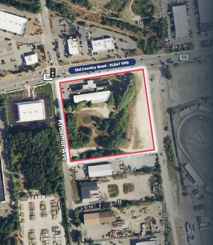 1849 Old Country Rd, Riverhead, NY à louer Photo principale- Image 1 de 2