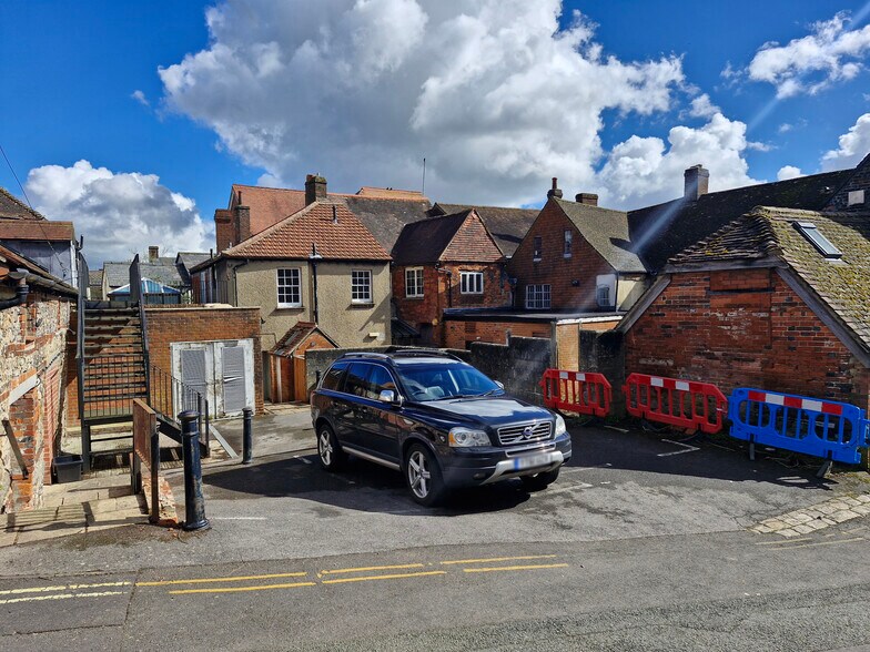 99 High St, Marlborough à vendre - Photo du bâtiment - Image 3 de 4