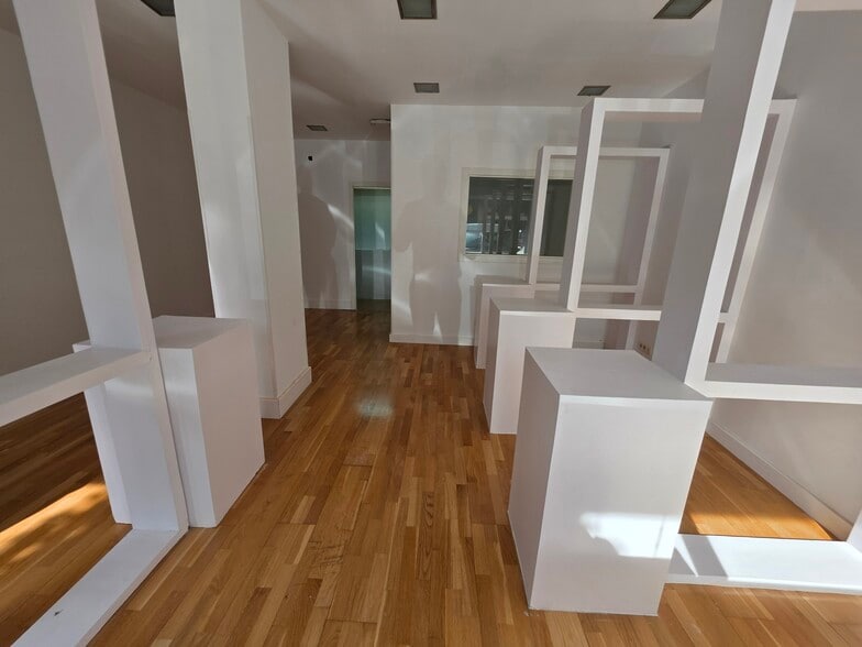 Retail in Alcorcón, Madrid for lease - Building Photo - Image 3 of 3