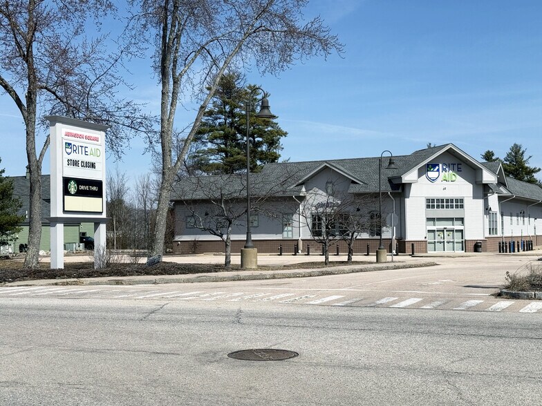 577 Mast Rd, Manchester, NH à vendre - Photo du bâtiment - Image 2 de 11