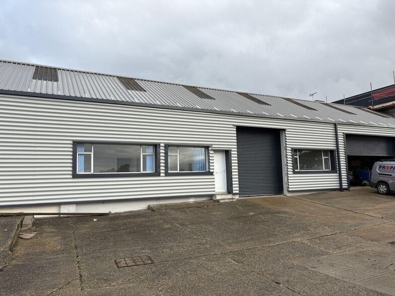 Laundry Rd, Minster for lease - Building Photo - Image 1 of 13