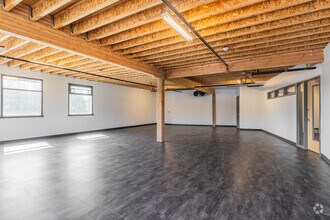 2512 SE 25th Ave, Portland, OR for lease Interior Photo- Image 2 of 2