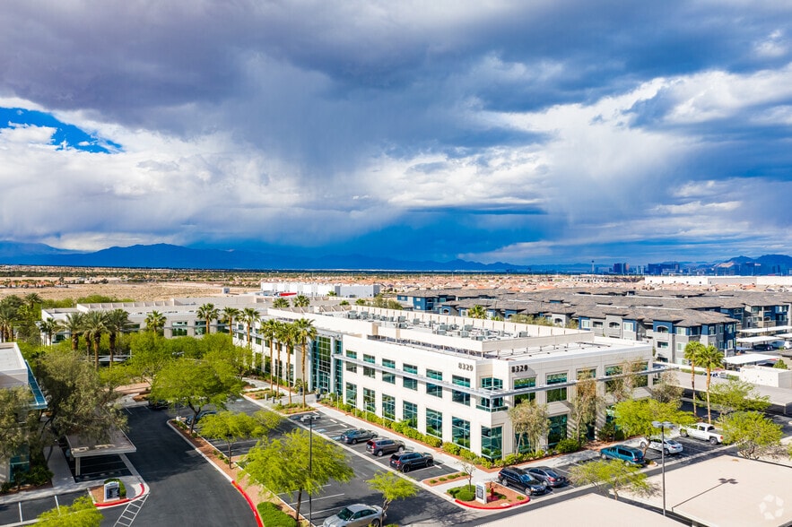 8329 W sunset Rd, Las Vegas, NV for lease - Building Photo - Image 2 of 3