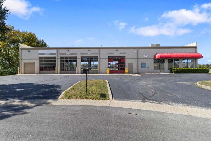 326 Western Blvd, Greenwood, IN for lease - Building Photo - Image 2 of 15