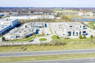 615 Kumpf Dr, Waterloo, ON - Aerial map view