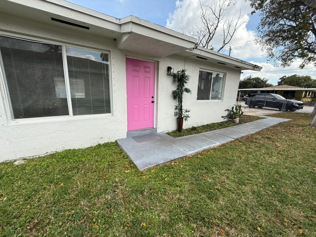 2155 NW 64th St, Miami, FL à vendre Photo principale- Image 1 de 7