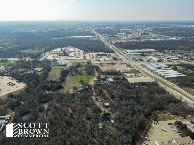 4401 E McKinney St, Denton, TX à vendre - Photo du bâtiment - Image 2 de 9