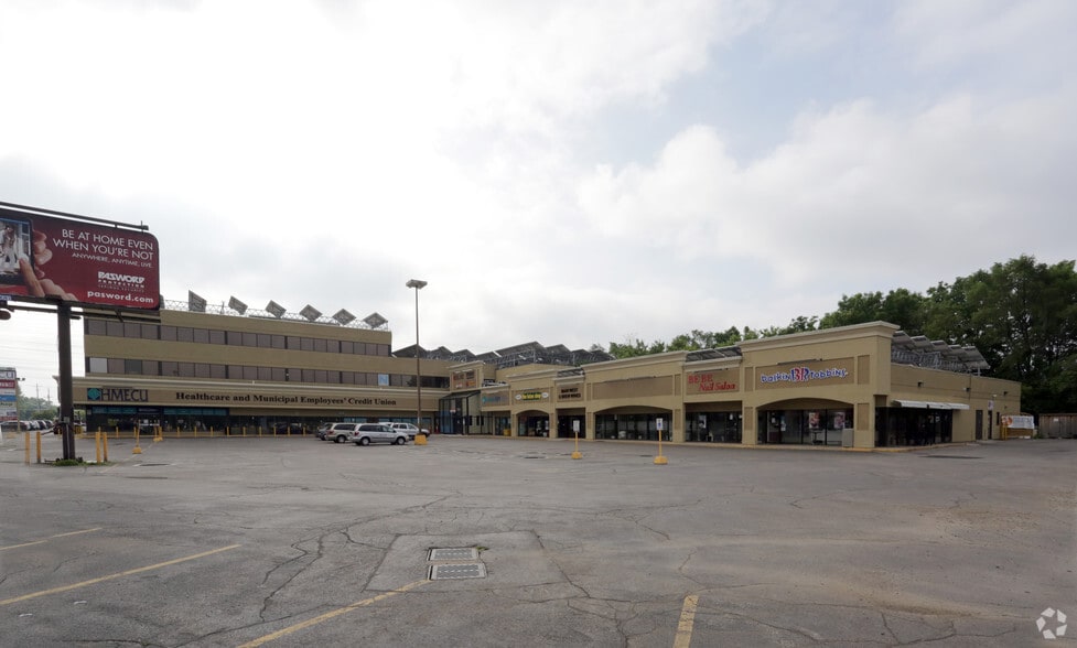 1685 Main St W, Hamilton, ON for lease - Building Photo - Image 2 of 3