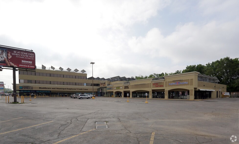 1685 Main St W, Hamilton, ON à louer - Photo du bâtiment - Image 2 de 3