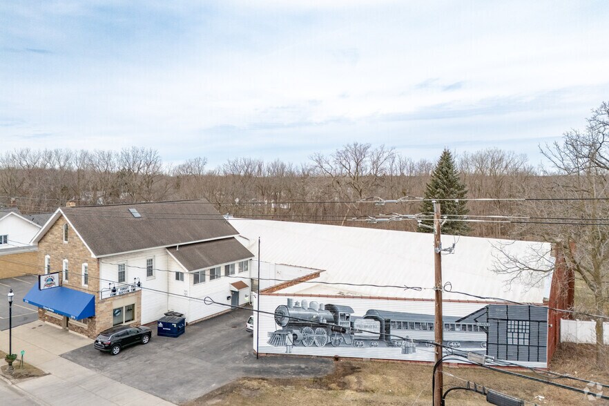 10718 Main St, Clarence, NY à vendre - Photo du bâtiment - Image 2 de 6