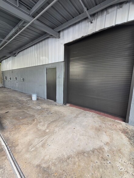 12100 SW 129th Ct, Miami, FL for lease - Building Photo - Image 3 of 8