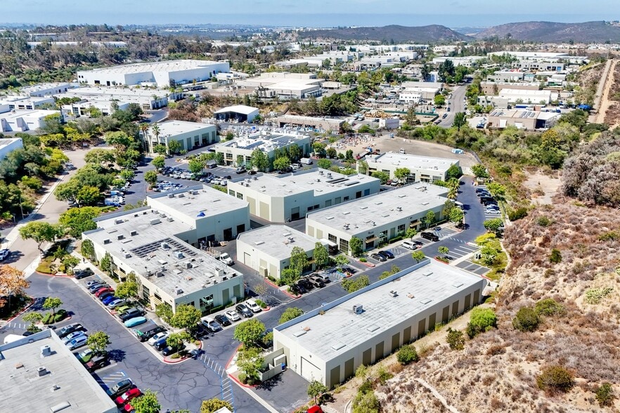 2361 La Mirada Dr, Vista, CA for sale - Building Photo - Image 3 of 6