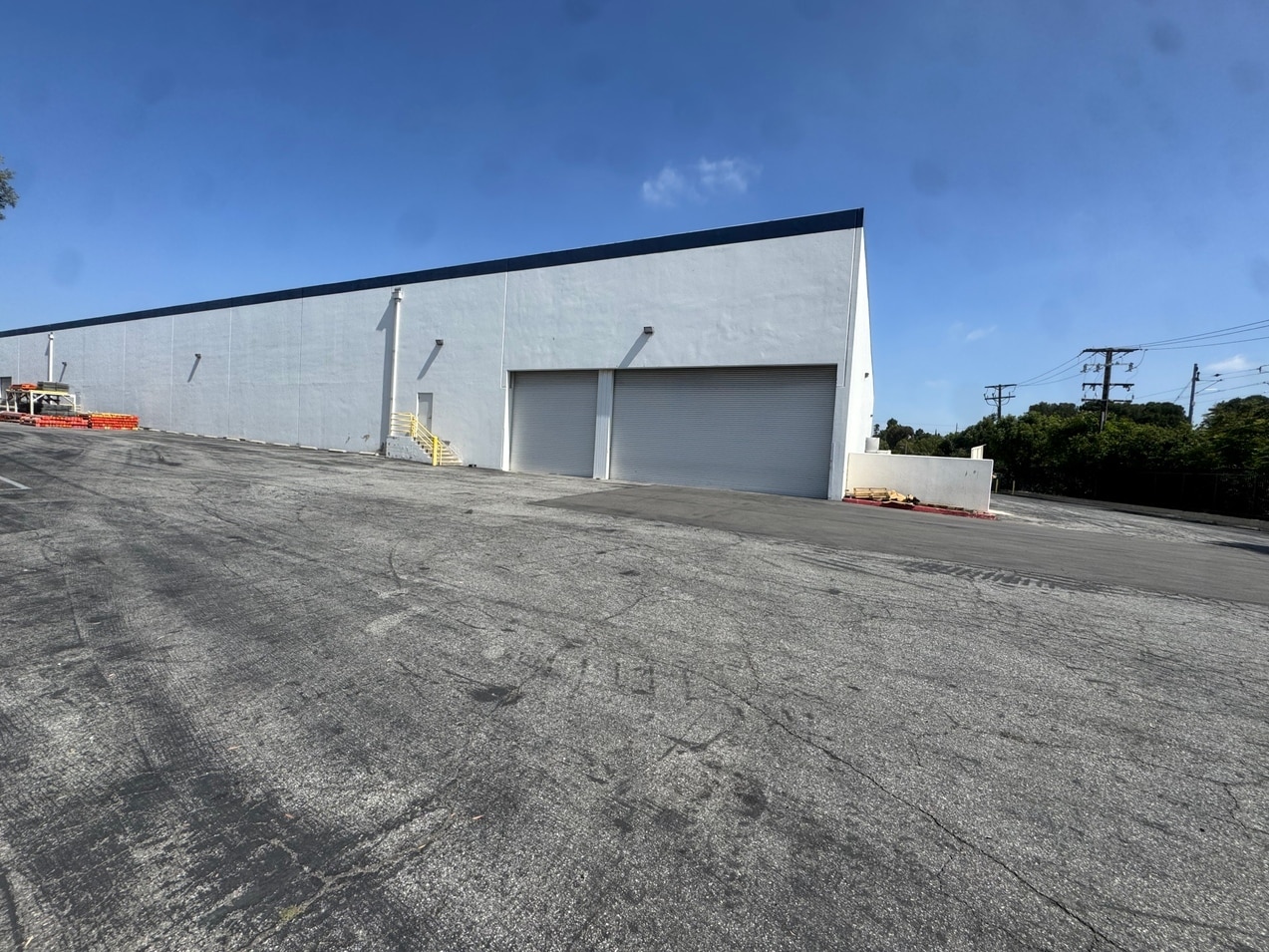 18502 S Laurel Park Rd, Compton, CA à louer Photo du bâtiment- Image 1 de 4