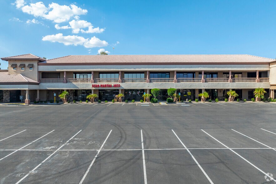 3029 N Alma School Rd, Chandler, AZ à louer - Photo du bâtiment - Image 3 de 9