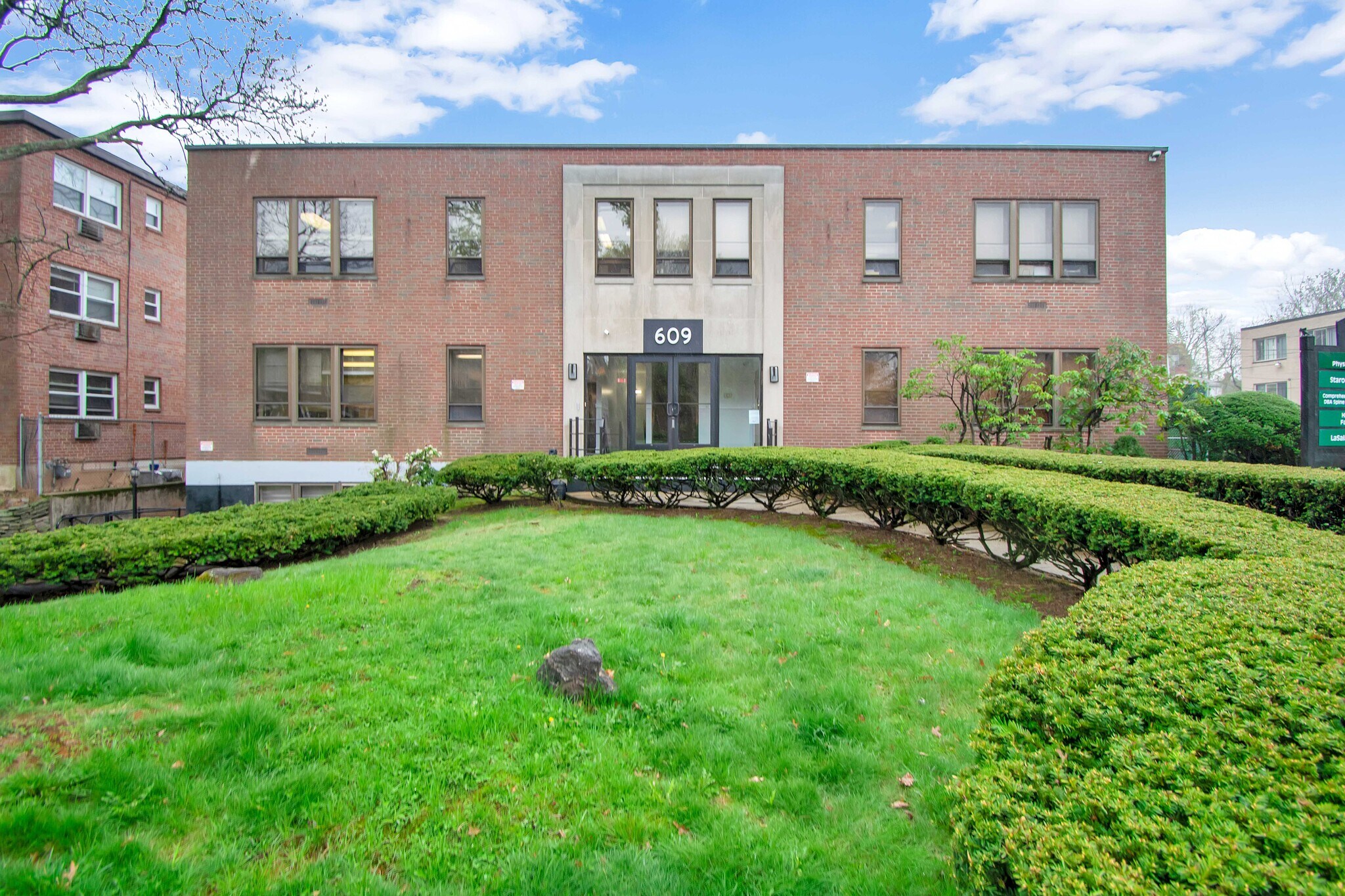 609 Farmington Ave, Hartford, CT for lease Building Photo- Image 1 of 30