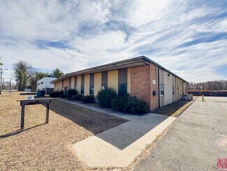 Plus de détails pour 351 Burnham St, East Hartford, CT - Industriel à louer