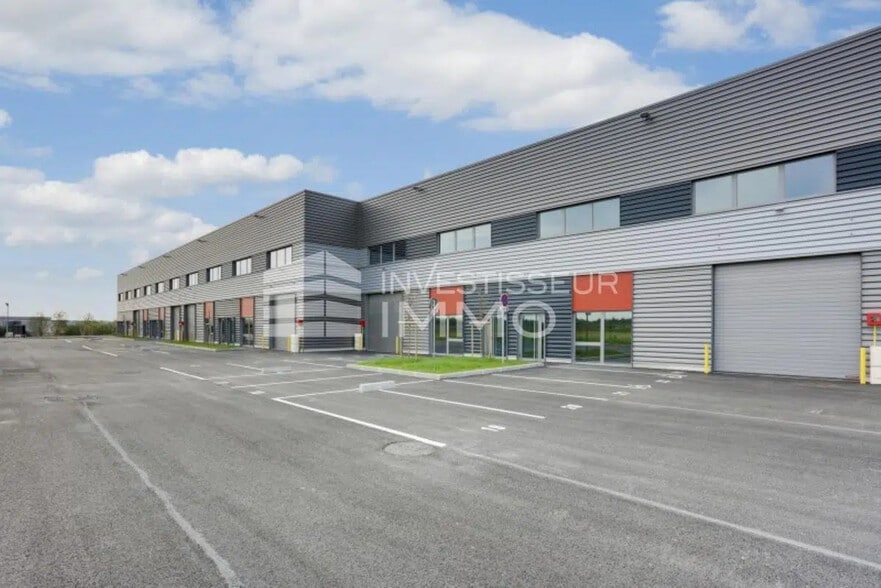 Flex in Le Thillay for lease - Building Photo - Image 3 of 3