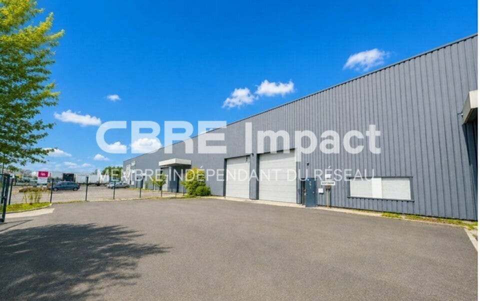 Flex in Reims for lease Building Photo- Image 1 of 9