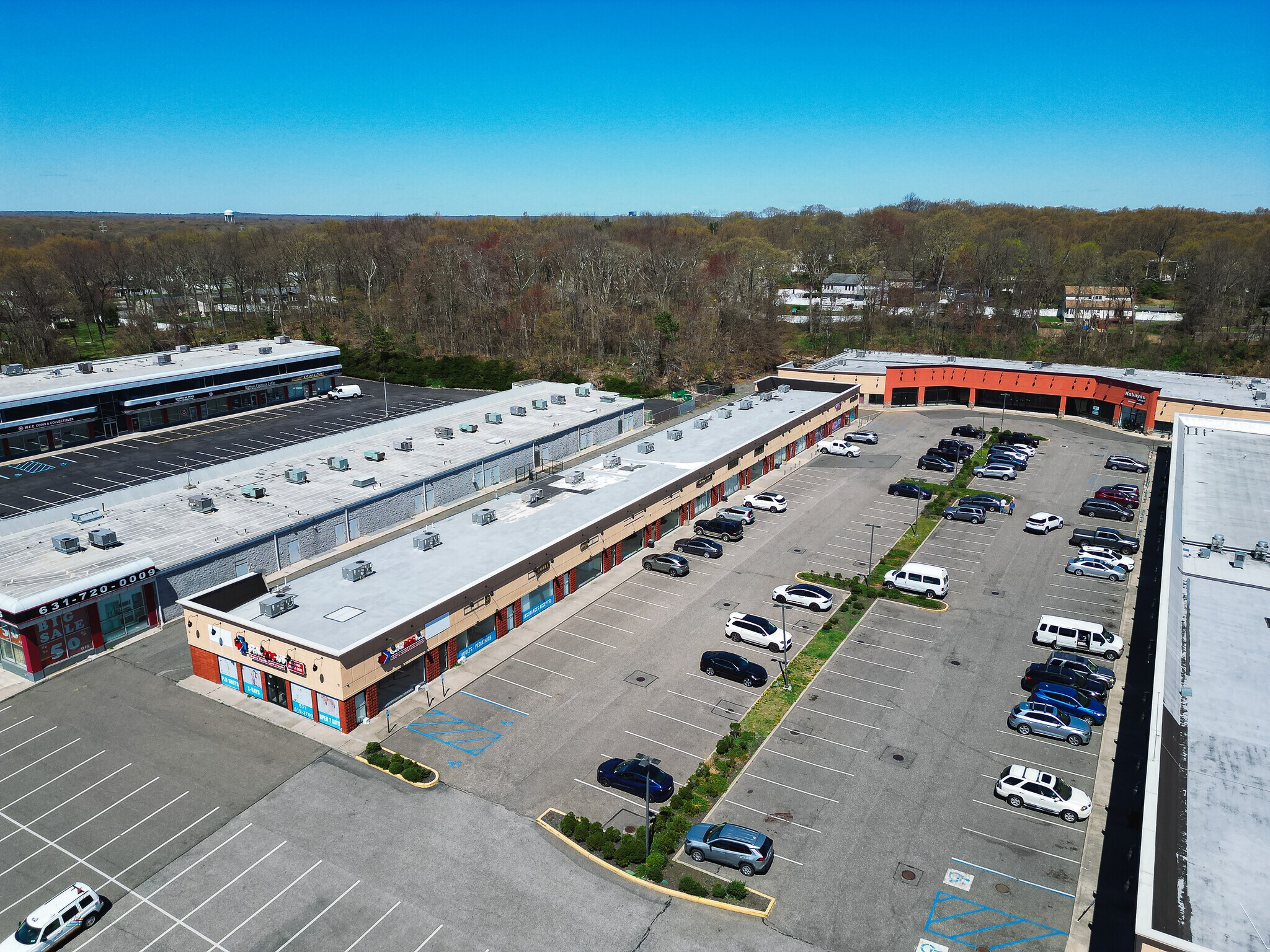 1075 Portion Rd, Farmingville, NY à louer Photo du bâtiment- Image 1 de 10