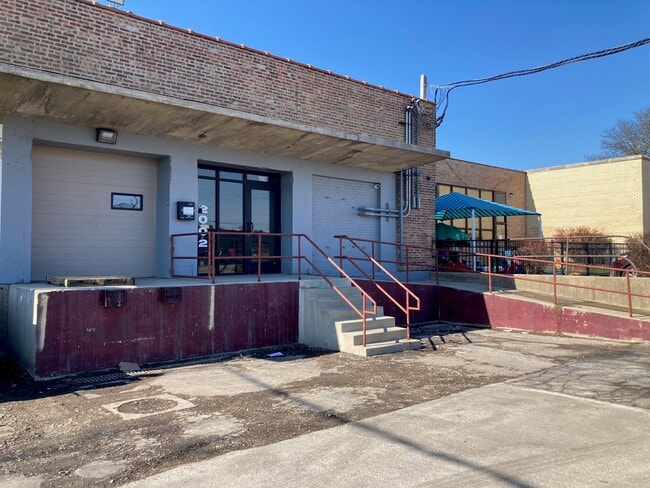 Plus de détails pour 2002 Dempster St, Evanston, IL - Industriel à louer