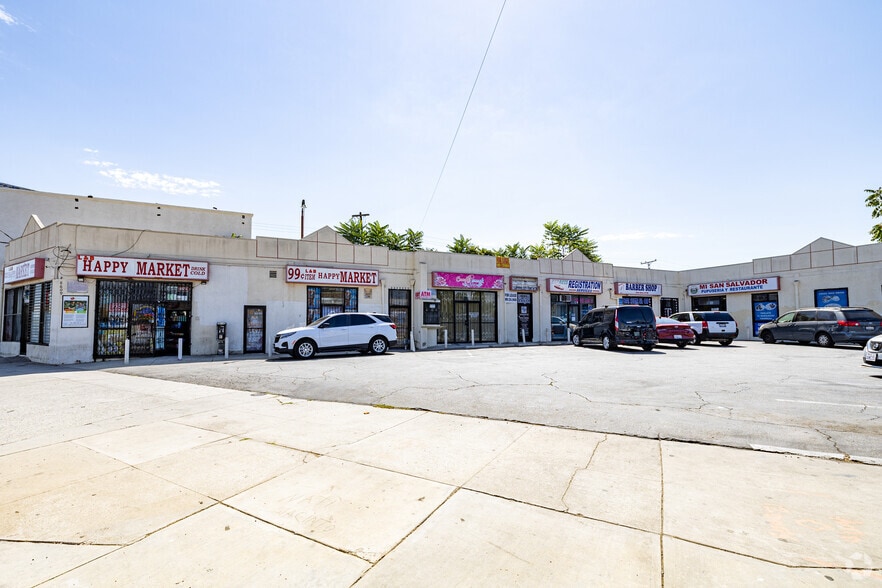 8601-8605 Long Beach Blvd, South Gate, CA for lease - Primary Photo - Image 3 of 3