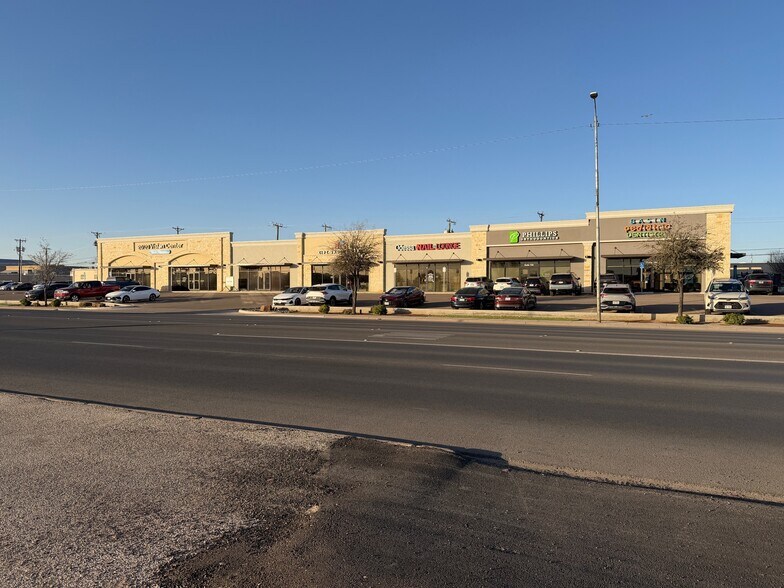 901 N Grant Ave, Odessa, TX à louer - Photo du bâtiment - Image 2 de 3