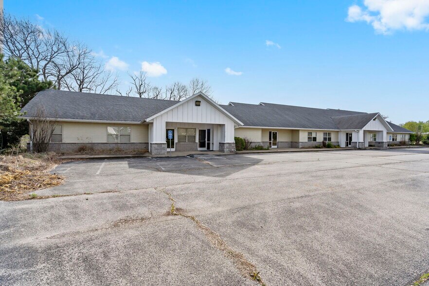 220 N Cedar Ave, Republic, MO for sale - Building Photo - Image 2 of 47