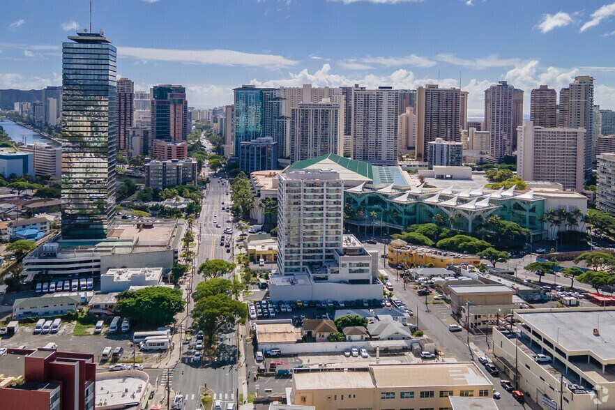 1723 Kalakaua Ave, Honolulu, HI à louer - Aérien - Image 3 de 5