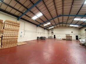 St Cenydd Rd, Caerphilly à louer Photo intérieure- Image 1 de 4