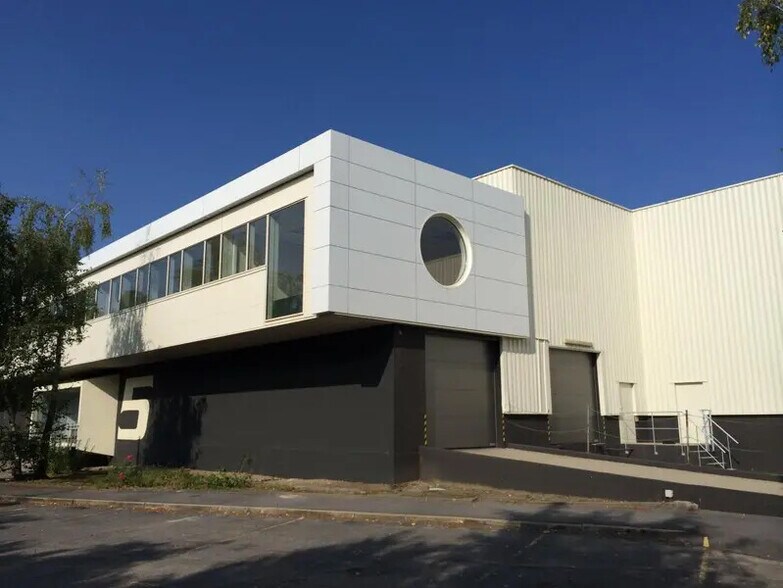Flex dans SAINT-OUEN-L'AUMONE à louer - Photo du bâtiment - Image 1 de 8