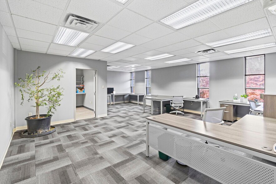 716 N Bethlehem Pike, Lower Gwynedd, PA à louer - Photo du bâtiment - Image 3 de 20