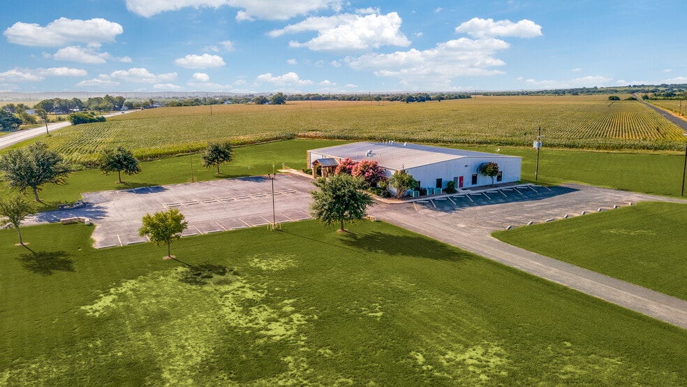 842 FM 471 N, Castroville, TX for sale - Building Photo - Image 2 of 21