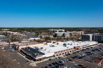 73-111 S Elliott Rd, Chapel Hill, NC - Aérien  Vue de la carte - Image1