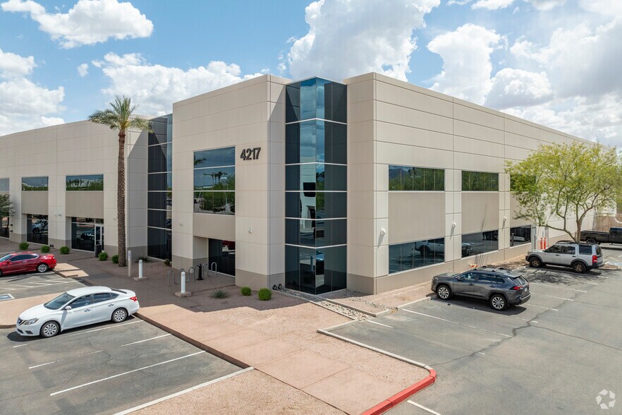 4217 E Cotton Center Blvd, Phoenix, AZ à vendre - Photo du bâtiment - Image 3 de 4