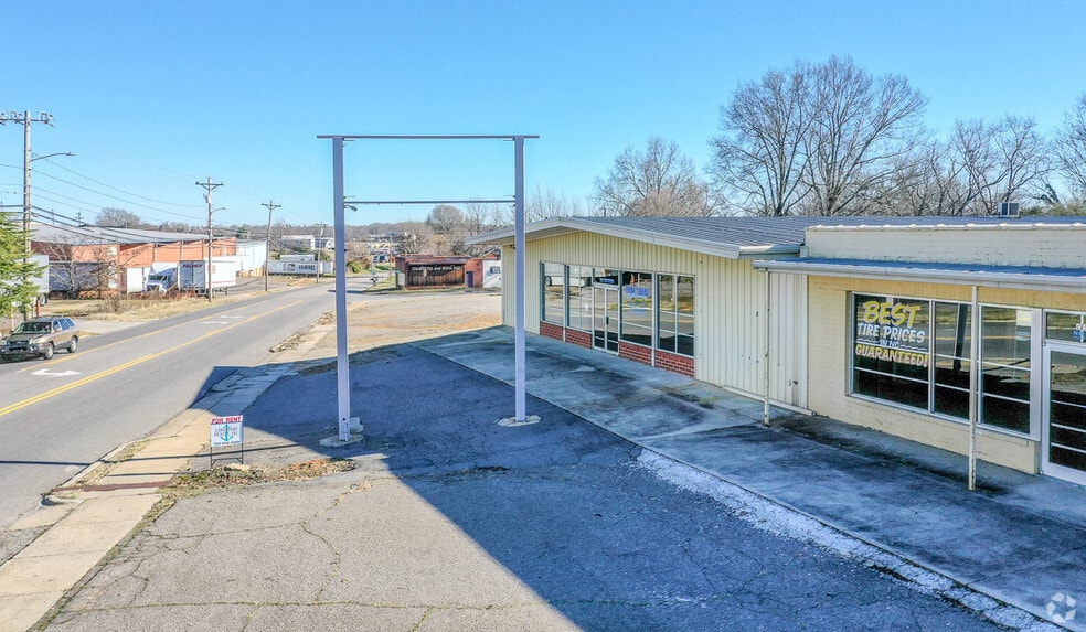 1809 W Front St, Statesville West, NC for lease - Building Photo - Image 2 of 4