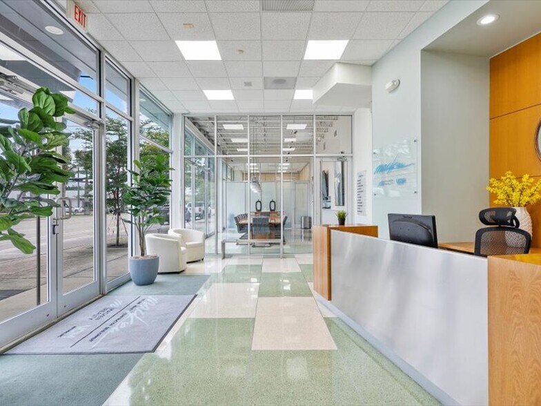 2404 Hollywood Blvd, Hollywood, FL à vendre - Photo du bâtiment - Image 3 de 36