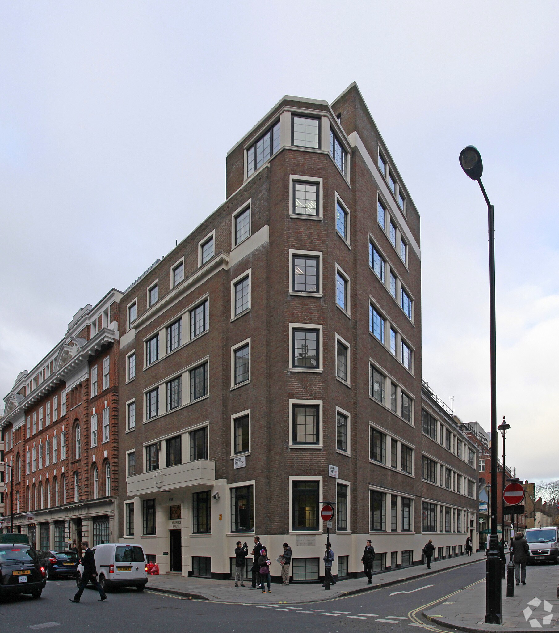 12 Caxton St, Londres à louer Photo du bâtiment- Image 1 de 6