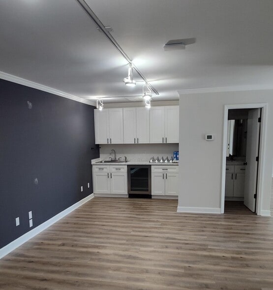 110 Hepler St, Kernersville, NC à louer - Photo du bâtiment - Image 2 de 5