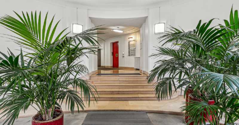 2-4 Rue Lord Byron, Paris for lease - Building Photo - Image 2 of 6